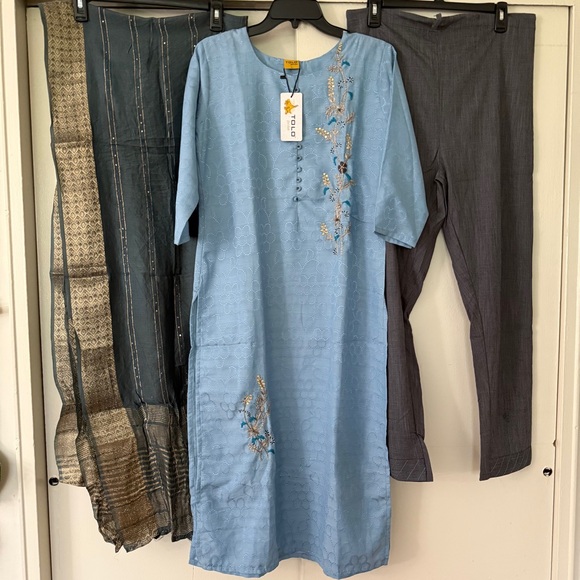 Blue and Gray Salwar Kameez Set with dupatta Size L - Picture 11 of 13